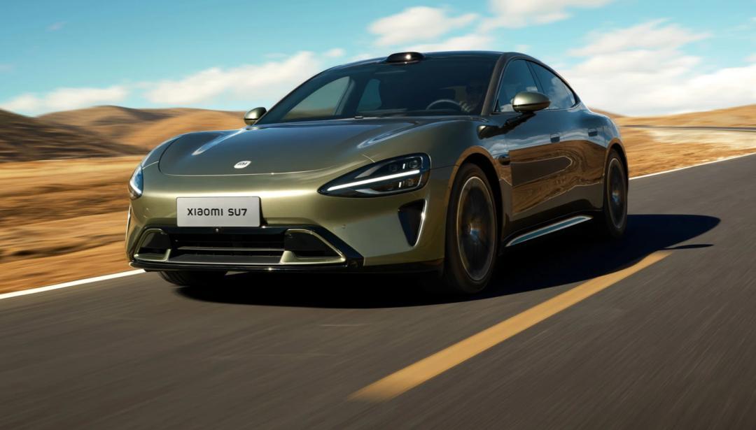 小米SU7迎首秀,雷军认真造出的好车不卖9万9!