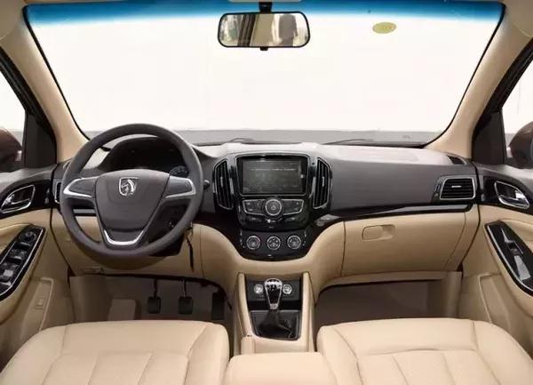 小车也有大空间,这几款车竟能轻松装下四个1米8壮汉?