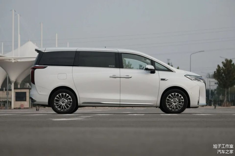 魏牌高山开启预订,冲击大七座高端MPV市场