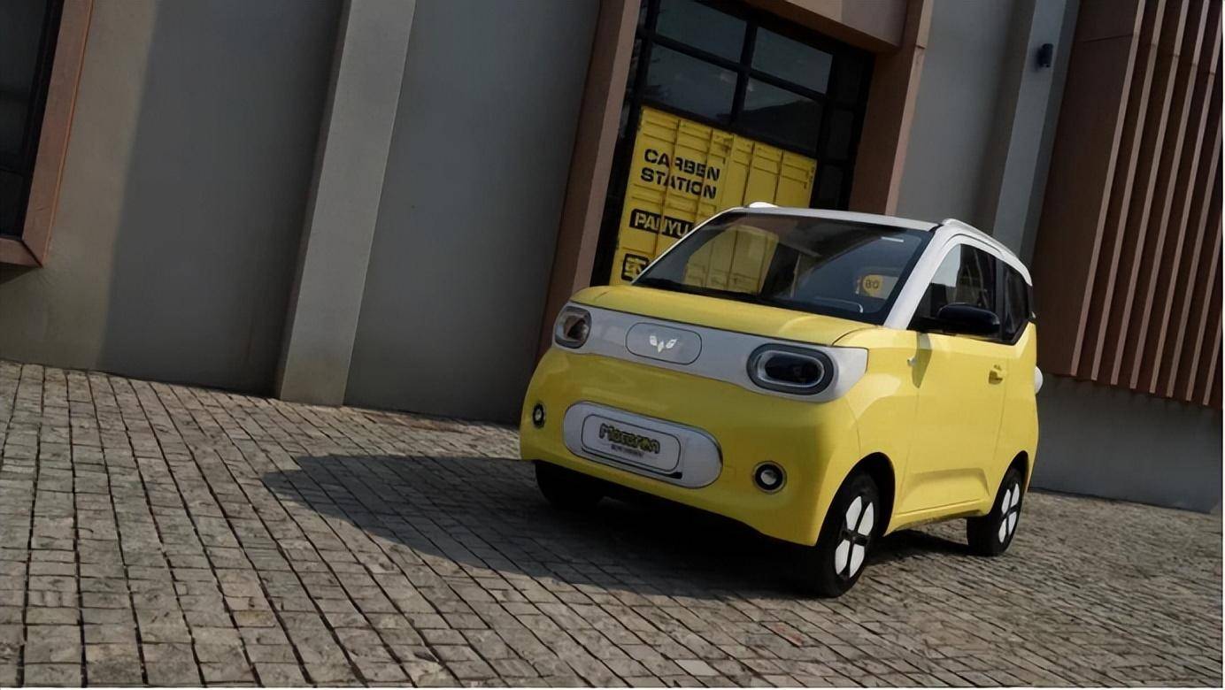 城市弄潮儿宏光MINIEV第三代马卡龙4.68万元