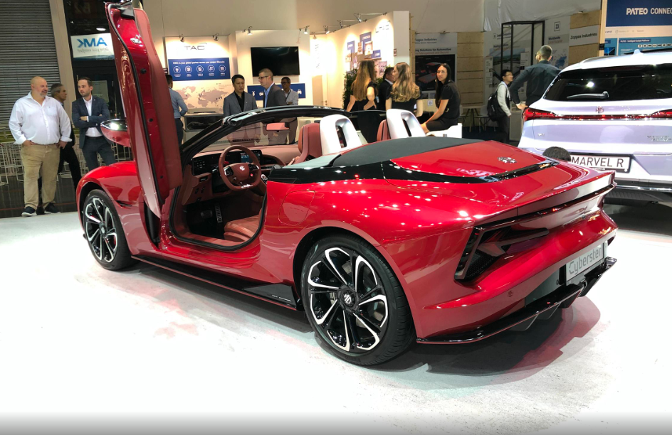 MG跑车Cyberster广州车展正式上市 31.98万起售