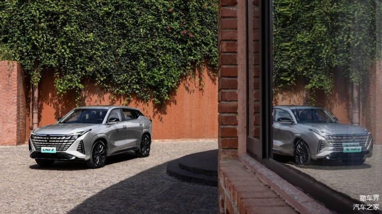 解锁“一车胜多车”新玩法,锐界L让舒享驾趣不再纸上谈兵