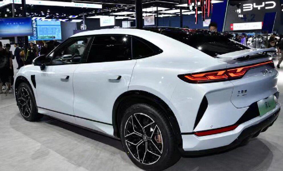 最美B级先锋猎装SUV宋L上市 售18.98万起