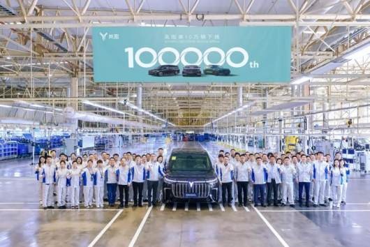 岚图汽车出海,不当“世界卷王”要以品质领航