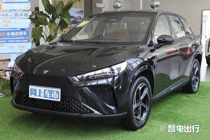 纯电续航205km版售12.99万起 东风风神L7上市交付