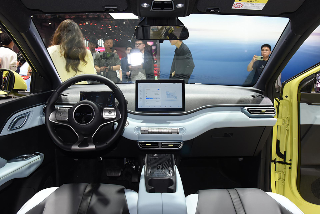 比亚迪大胆发言，2030年要称霸欧洲电动市场？