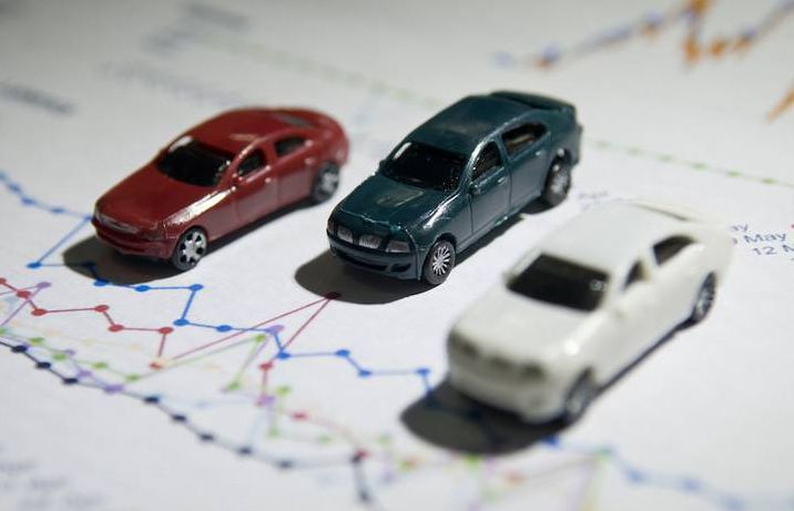 车企大裁员的背后，汽车利润创7年新低，宁赔偿不死耗！