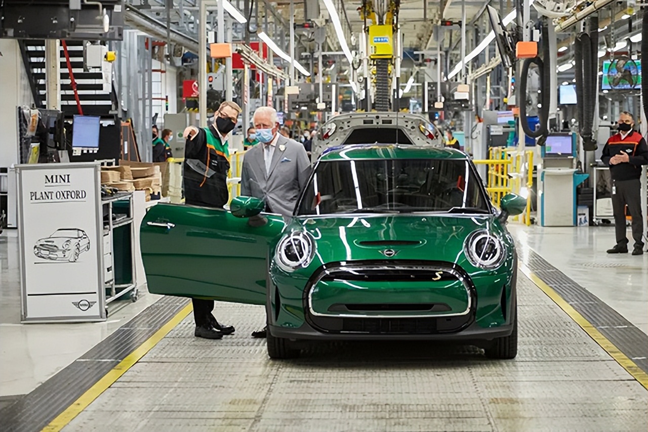 加拿大正考虑是否提高对中国产电动汽车的关税