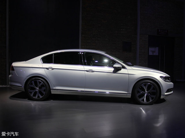 “油电”混战时代,全新一代迈腾如何应对?