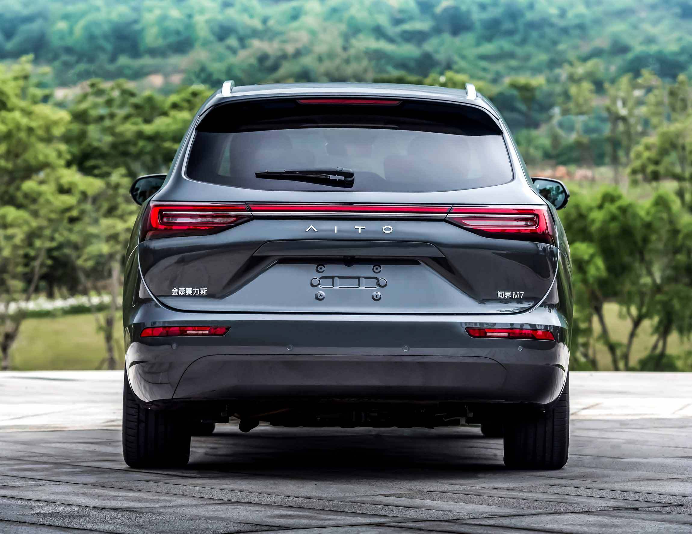 问界新M7加量不加价28.98万起售，理想汽车怕了吗？