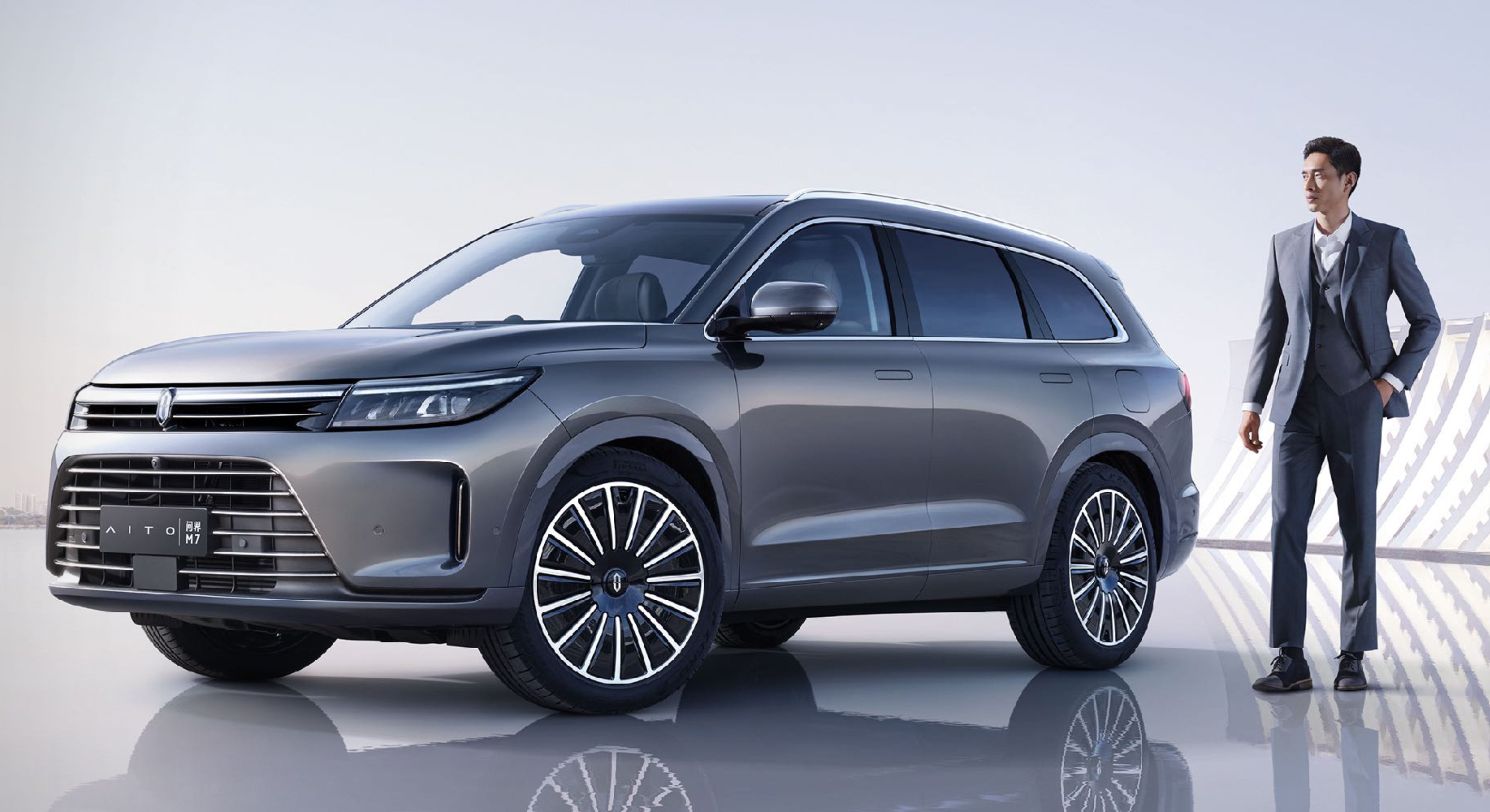 问界新M7加量不加价28.98万起售，理想汽车怕了吗？