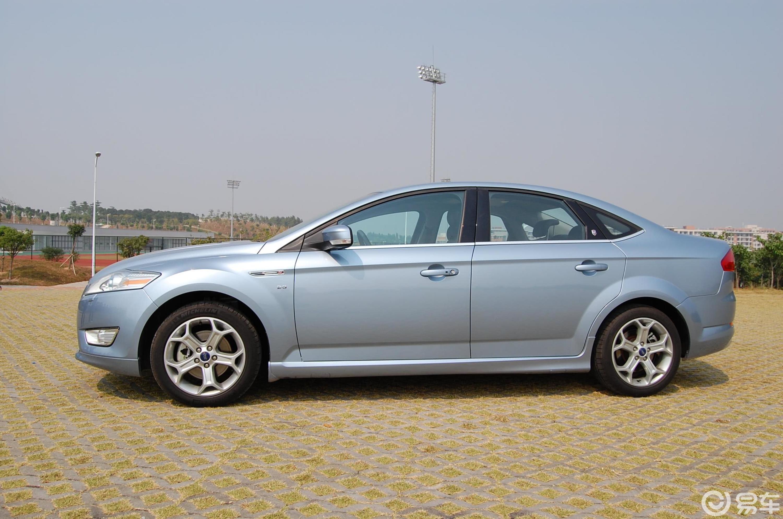 高质价+低油耗,福特蒙迪欧运动版真的很“给力”