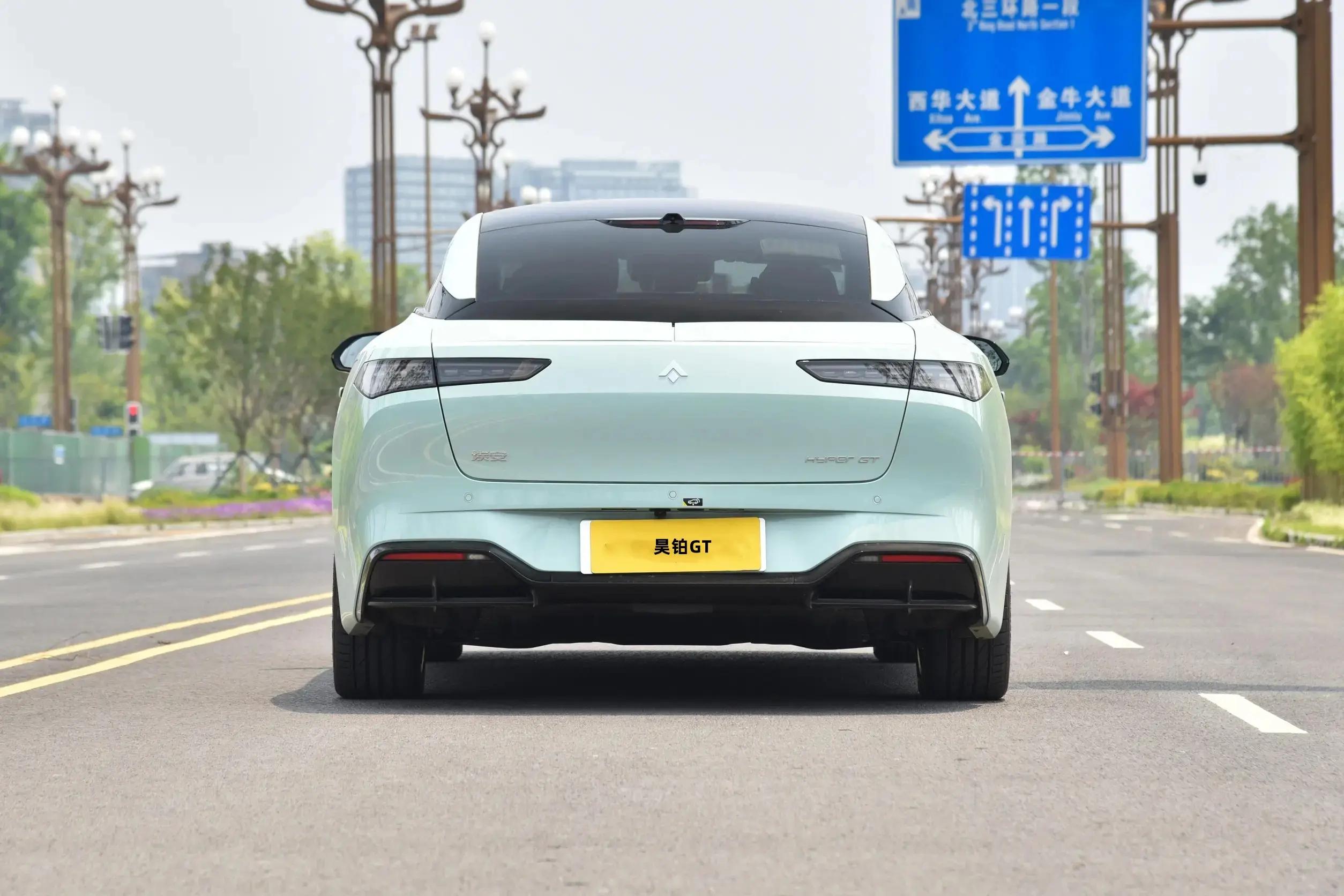 昊铂GT全球款无图智驾横跨深中通道