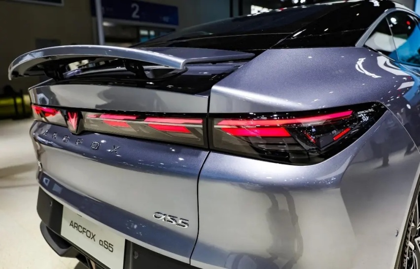 高速续航达成率超80% 极狐阿尔法S5即将上市