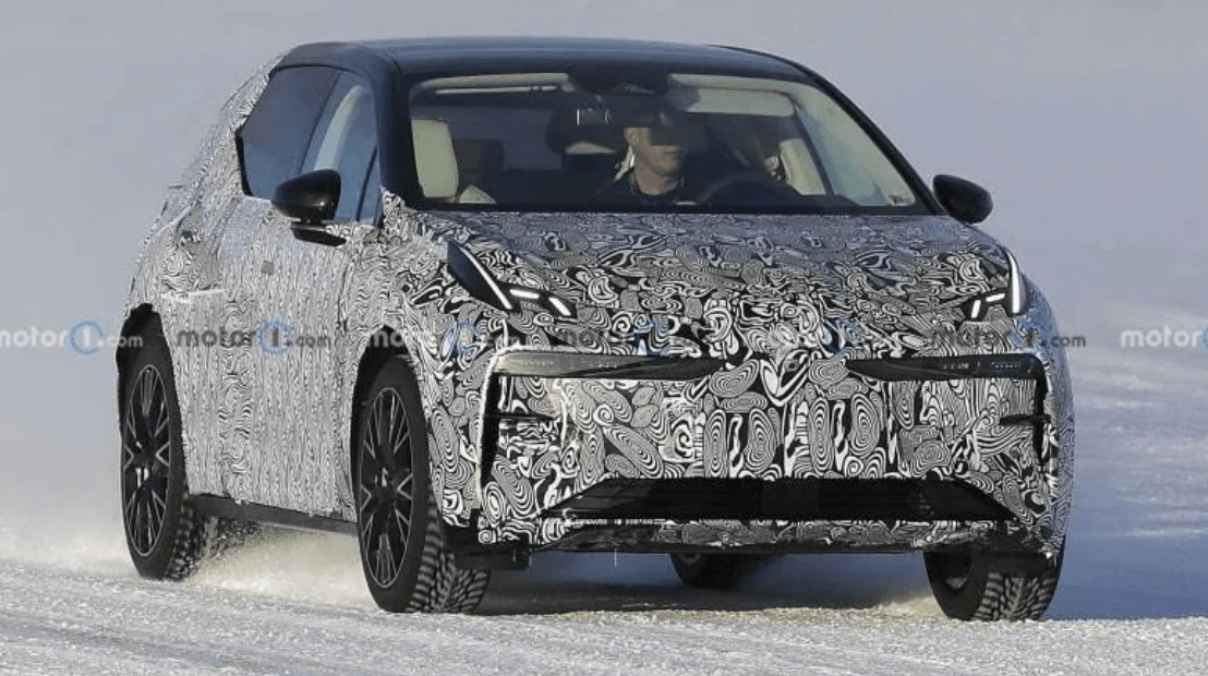 极氪首款家用SUV谍照公布