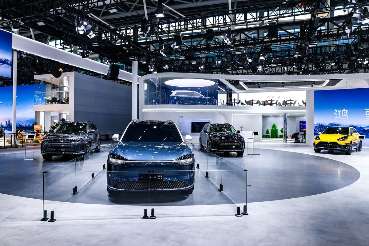 上市7个月，问界 M9大定突破11万辆