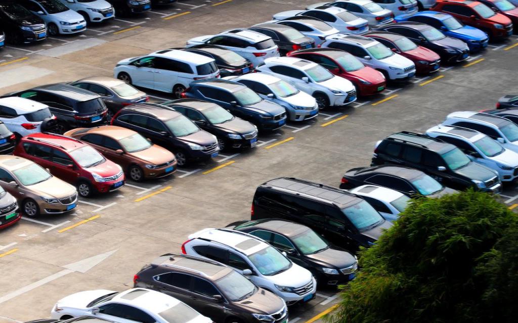 单车亏5万是“常态”?车市内卷,二手车商的夏天很难过