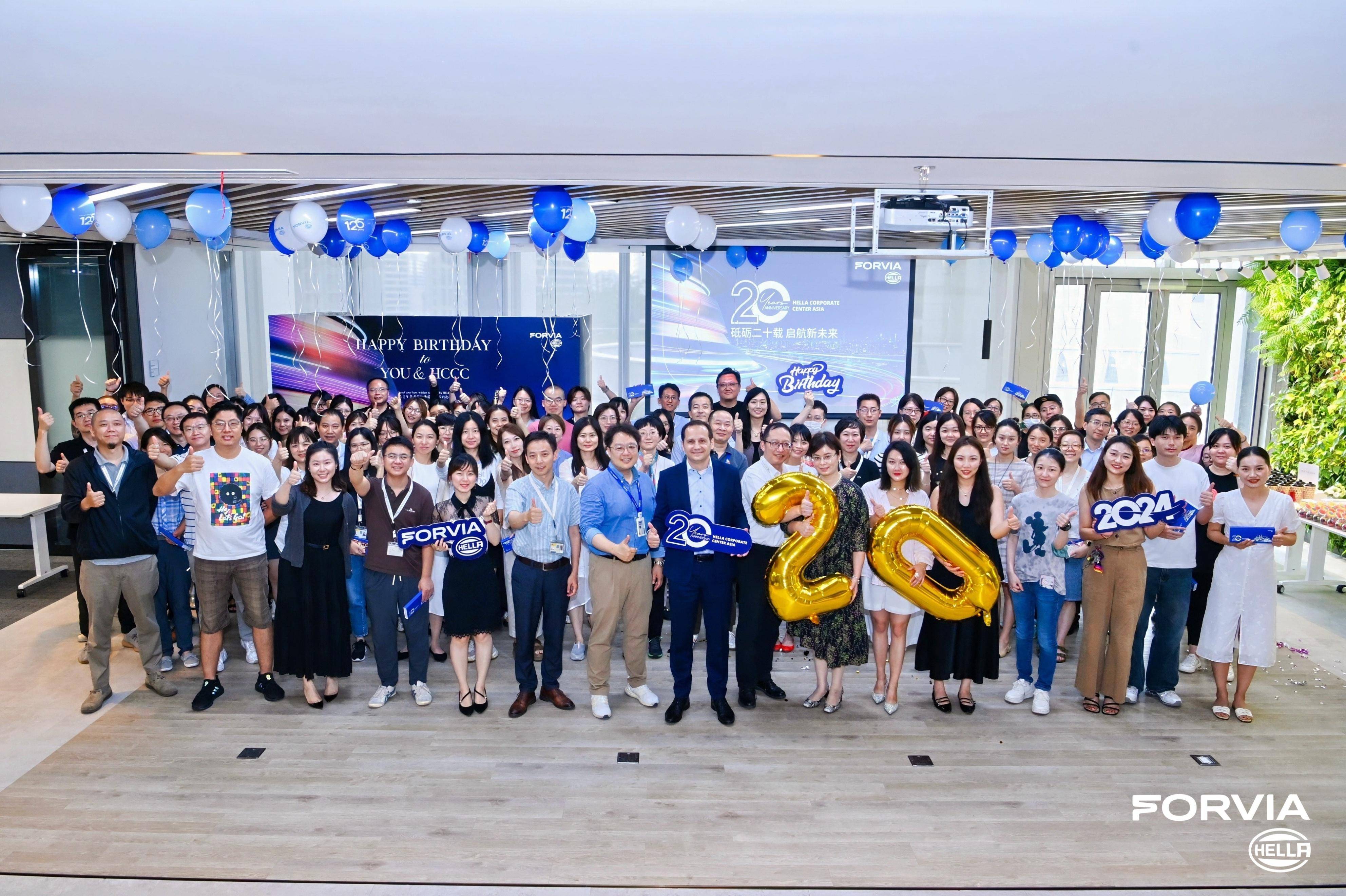 佛瑞亚上半年销售额同比微跌，下调全年预期