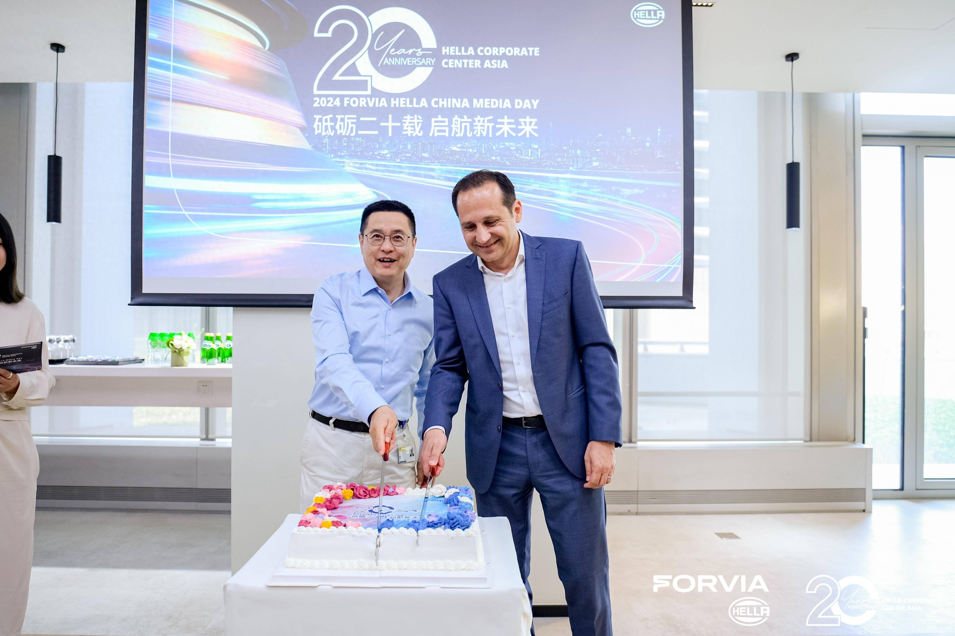 佛瑞亚上半年销售额同比微跌，下调全年预期