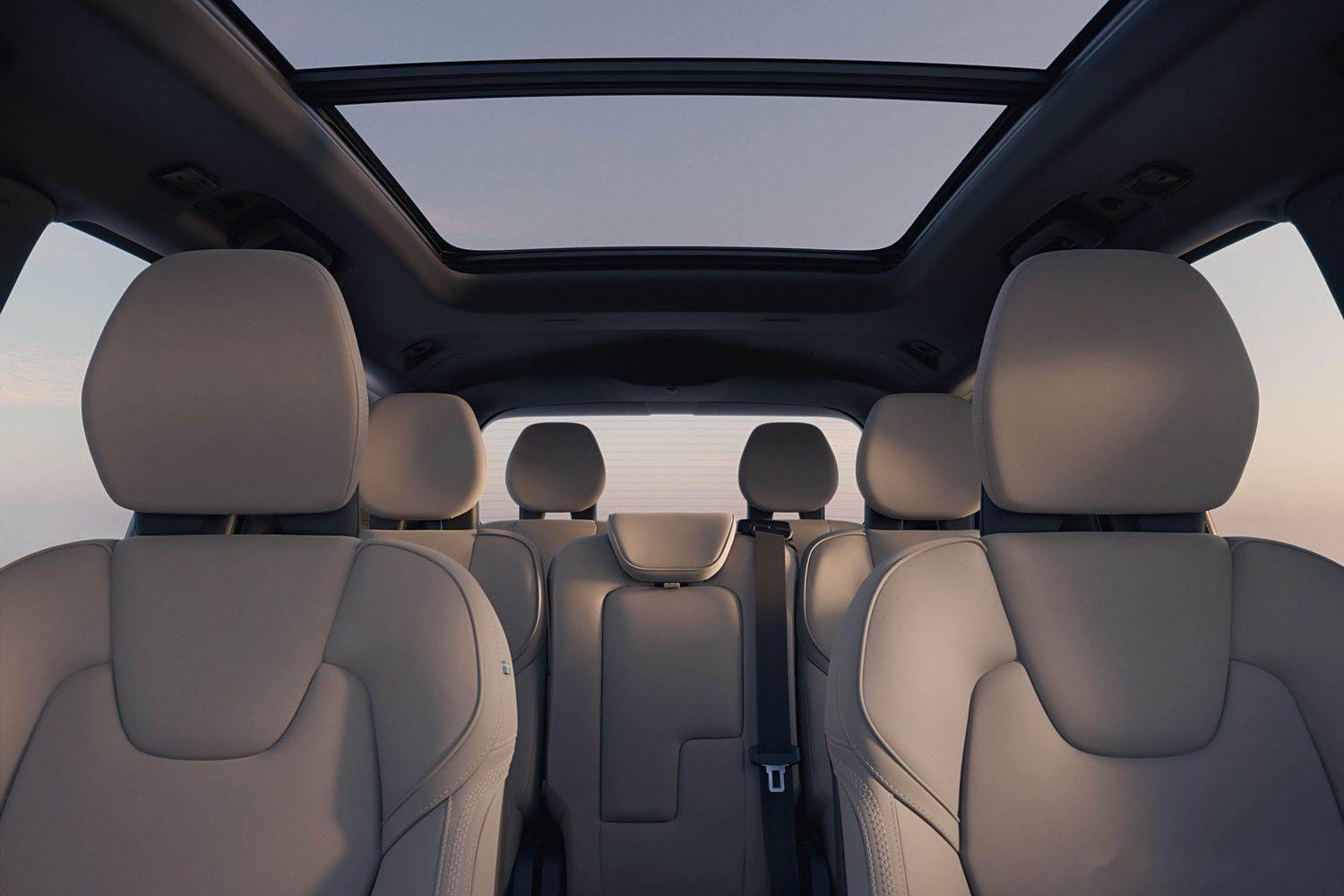 9月4日发布 全新沃尔沃XC90 PHEV预告图
