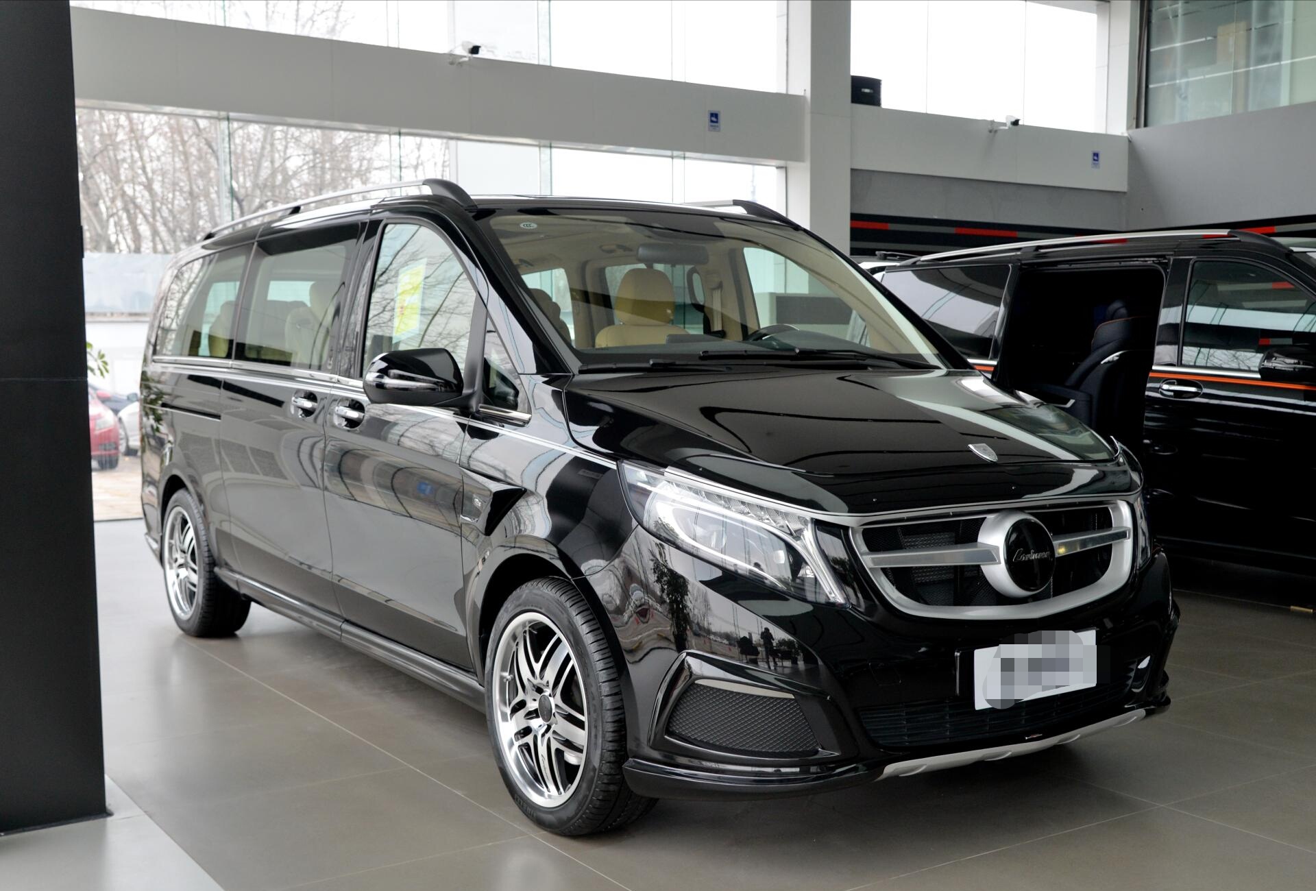 50万元预算，你会选择纯燃油的新款奔驰MPV吗？