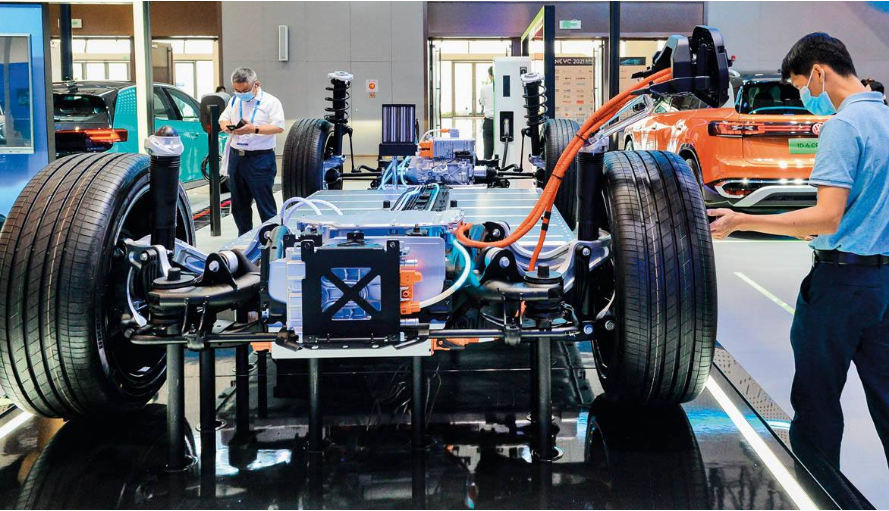 韩国研究人员开发透明太阳能电池 可通过汽车玻璃表面来提供能源