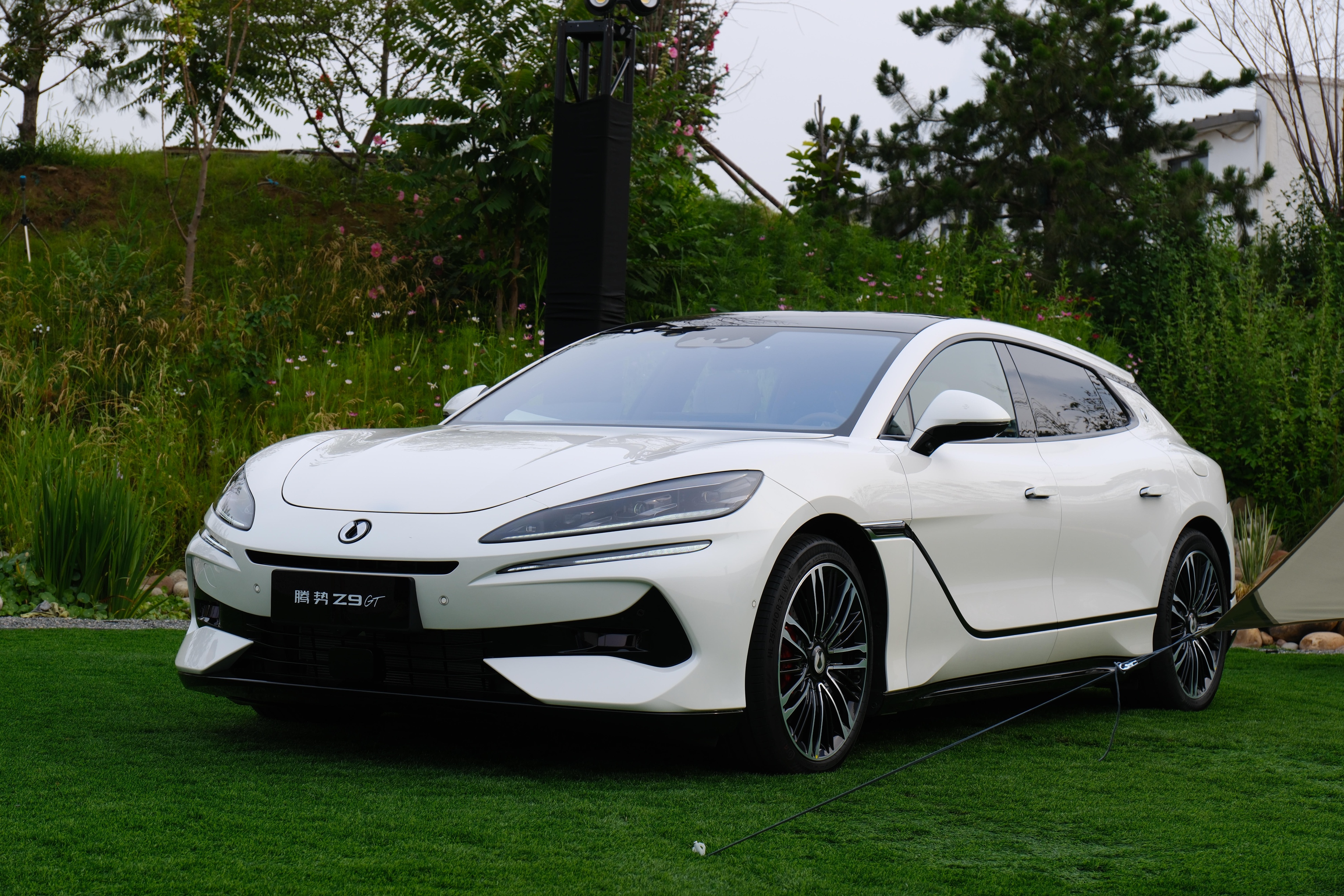 想靠技术把轿车卖上30万,腾势Z9 GT能行吗?