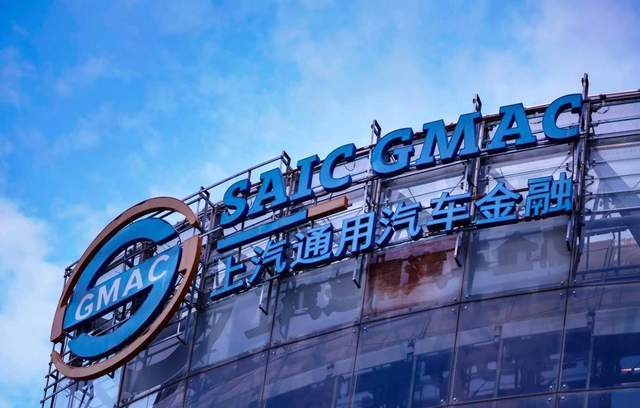 25.98万元起！鸿蒙智行首款轿跑SUV智界R7正式上市