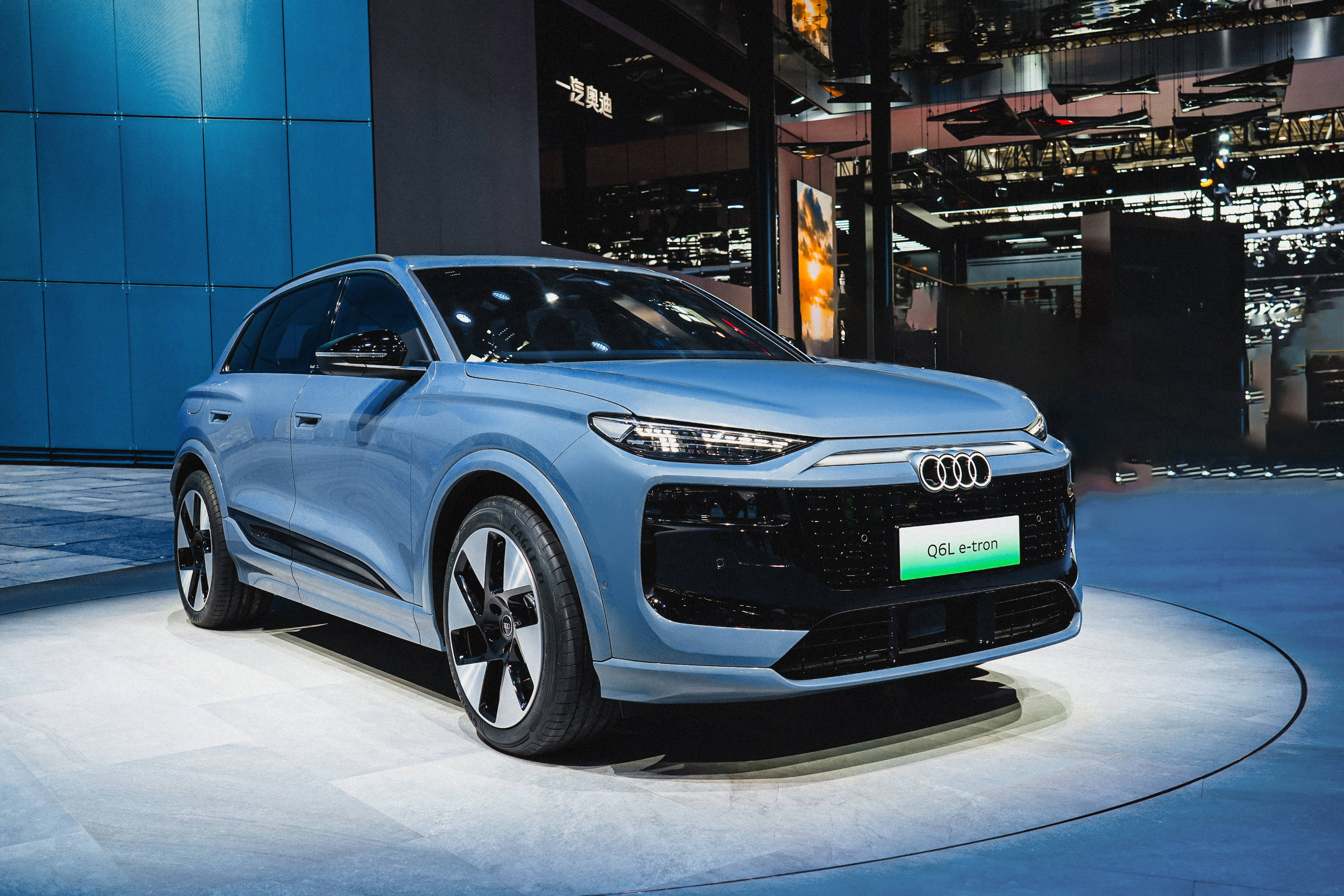 全新奥迪Q6 Sportback e-tron预告图发布