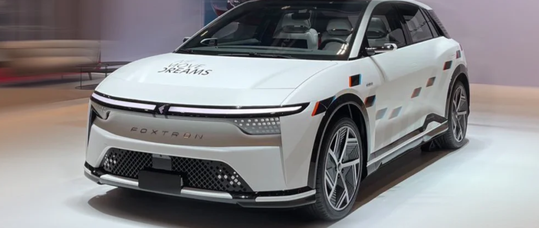 富士康发布两款新电动车型