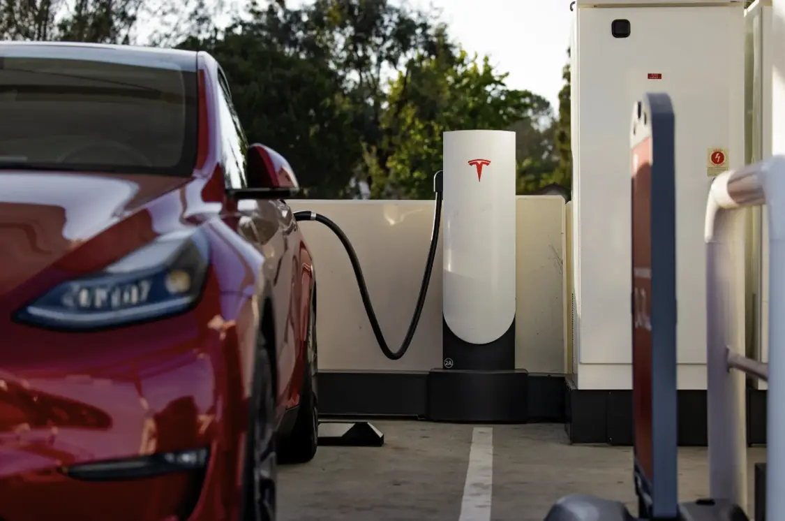 为刺激销量,福特年底前为美国电动汽车消费者免费提供家用充电桩