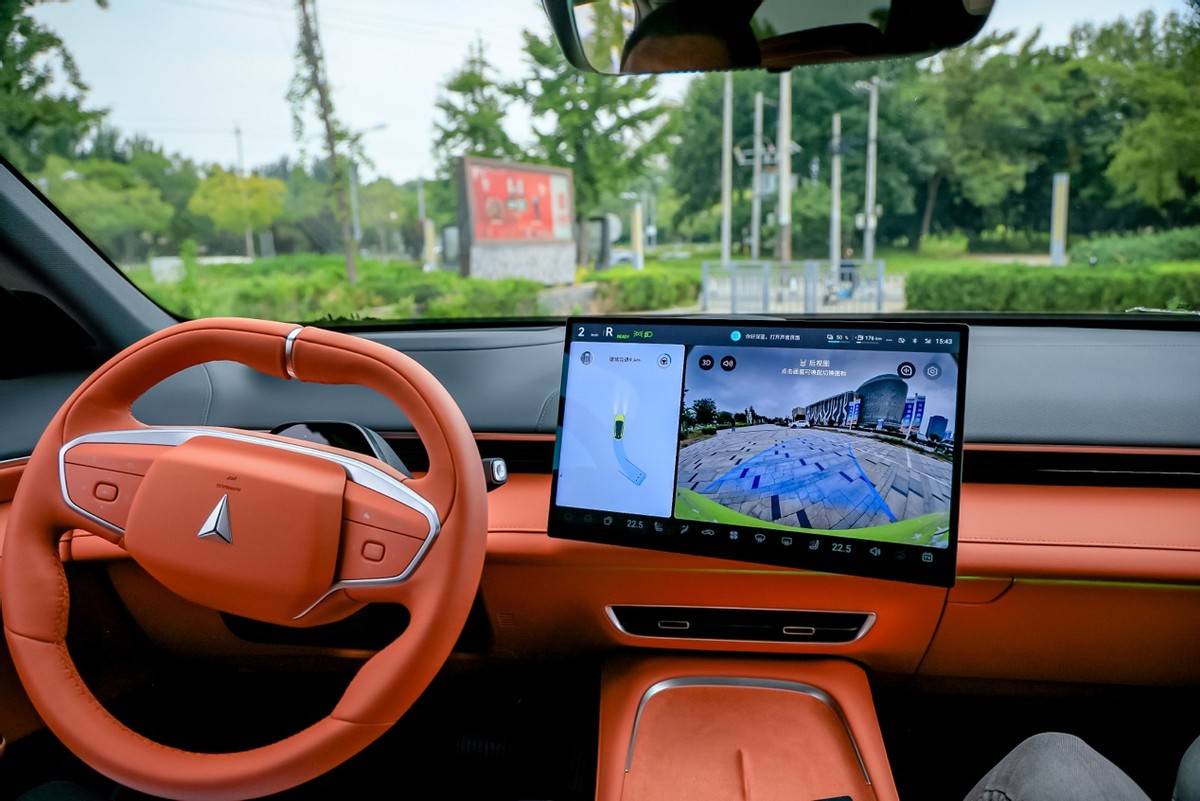 爆款气质已现?深蓝S07累计订单超3万辆