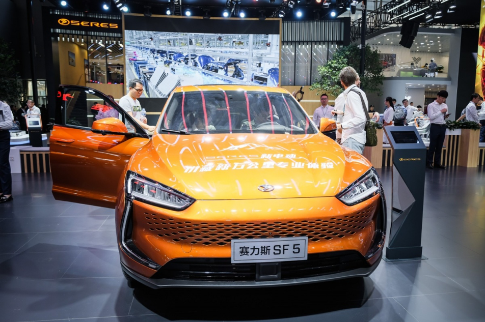 业绩被赛力斯超越，广汽搬家“过冬”