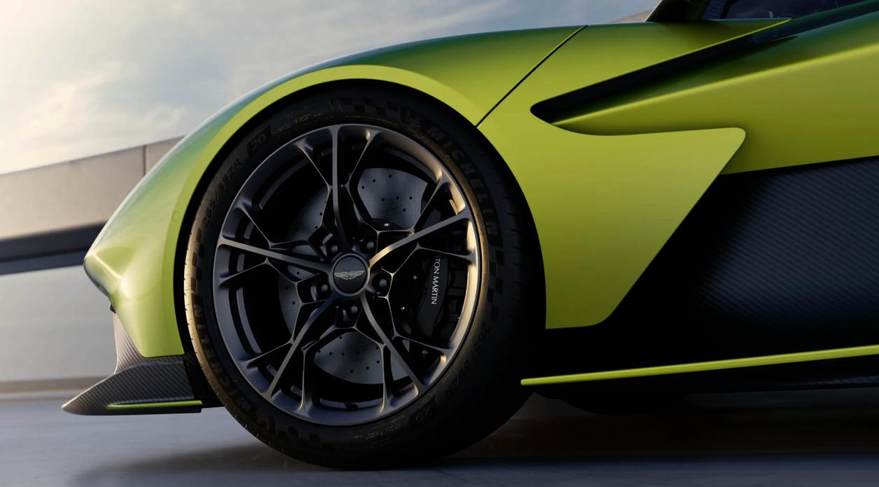 阿斯顿·马丁明年将生产首款插电式混合动力汽车，较原计划晚四年