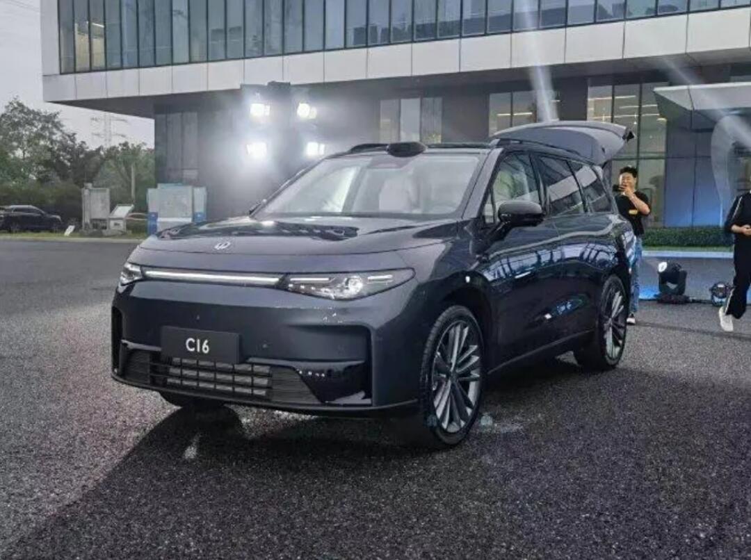 零跑C16 580长续航版上市 售17.28万元起