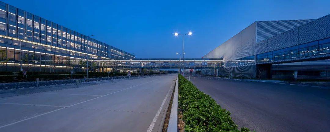 汽车照明的“光”与“智”