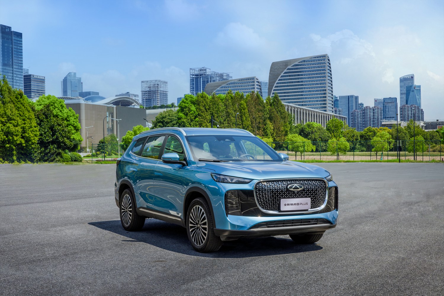 1.5T C-DM插混系统 奇瑞风云T8预售价10.99万起