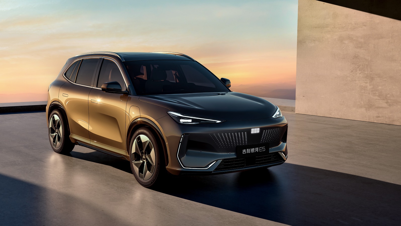 雷达汽车确认并入吉利汽车，被抛弃还是憋大招？