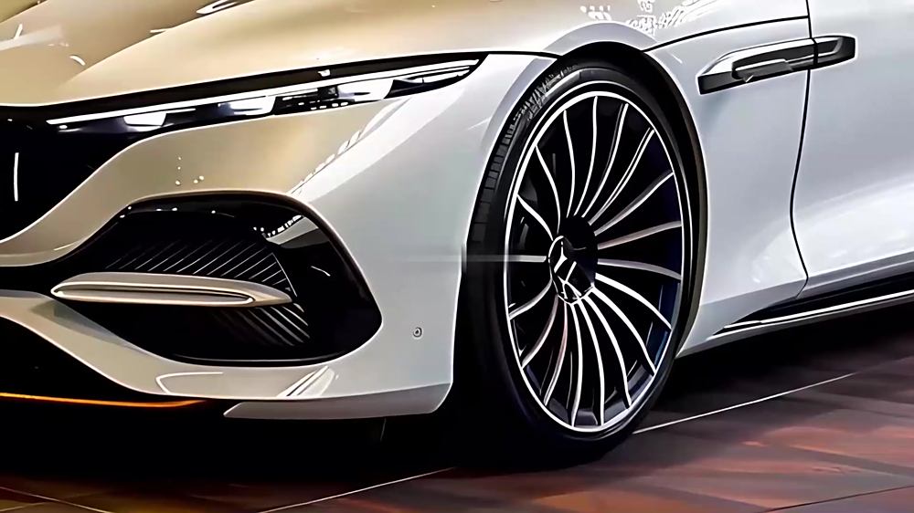 或年底首发亮相 新款奔驰S级路试曝光