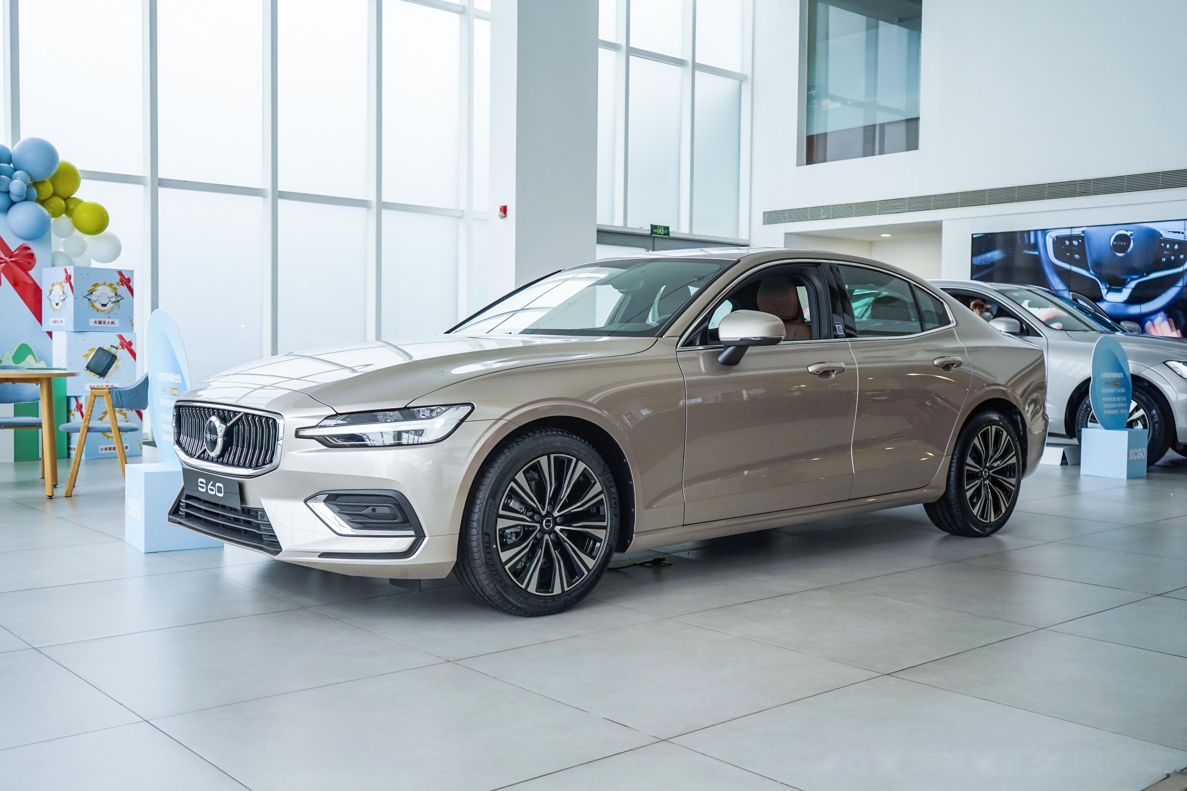 沃尔沃汽车1月全球销量同比下降5%,电气化车型销量大增17%