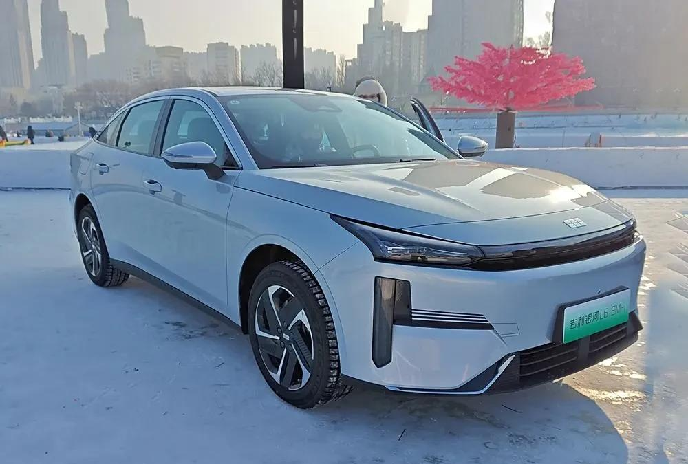 首搭雷神EM-P 吉利银河全新车型谍照曝光