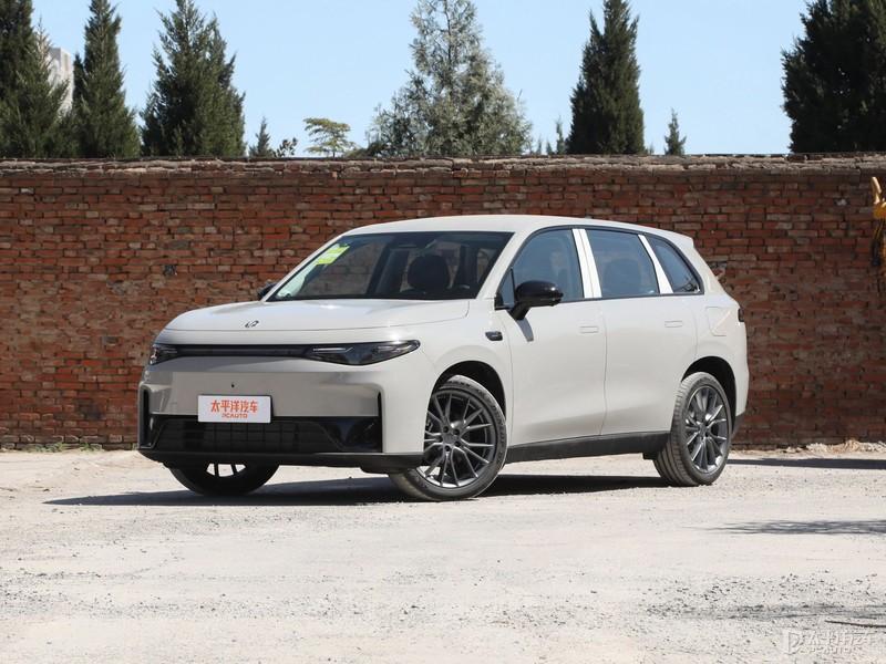 一公里不到3毛钱,9.98万元起售吉利银河星舰7给比亚迪上强度