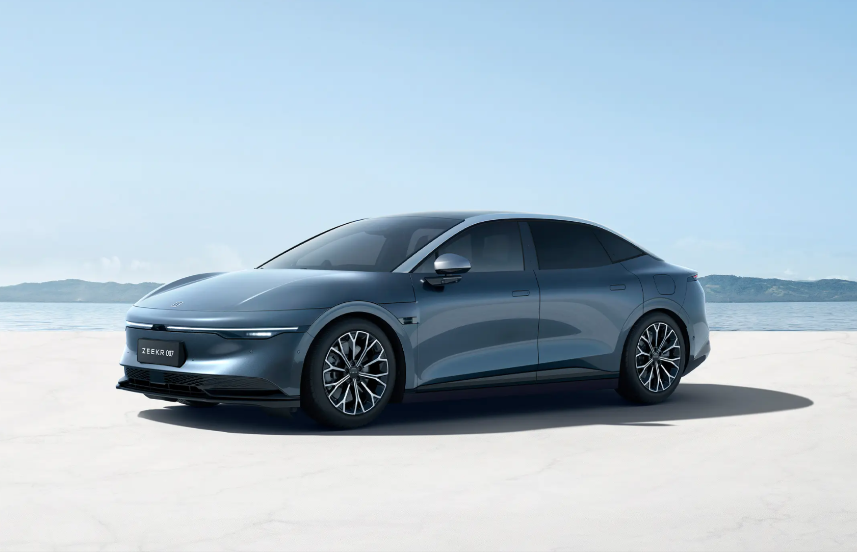 极氪007GT实车首发 预计4月上市