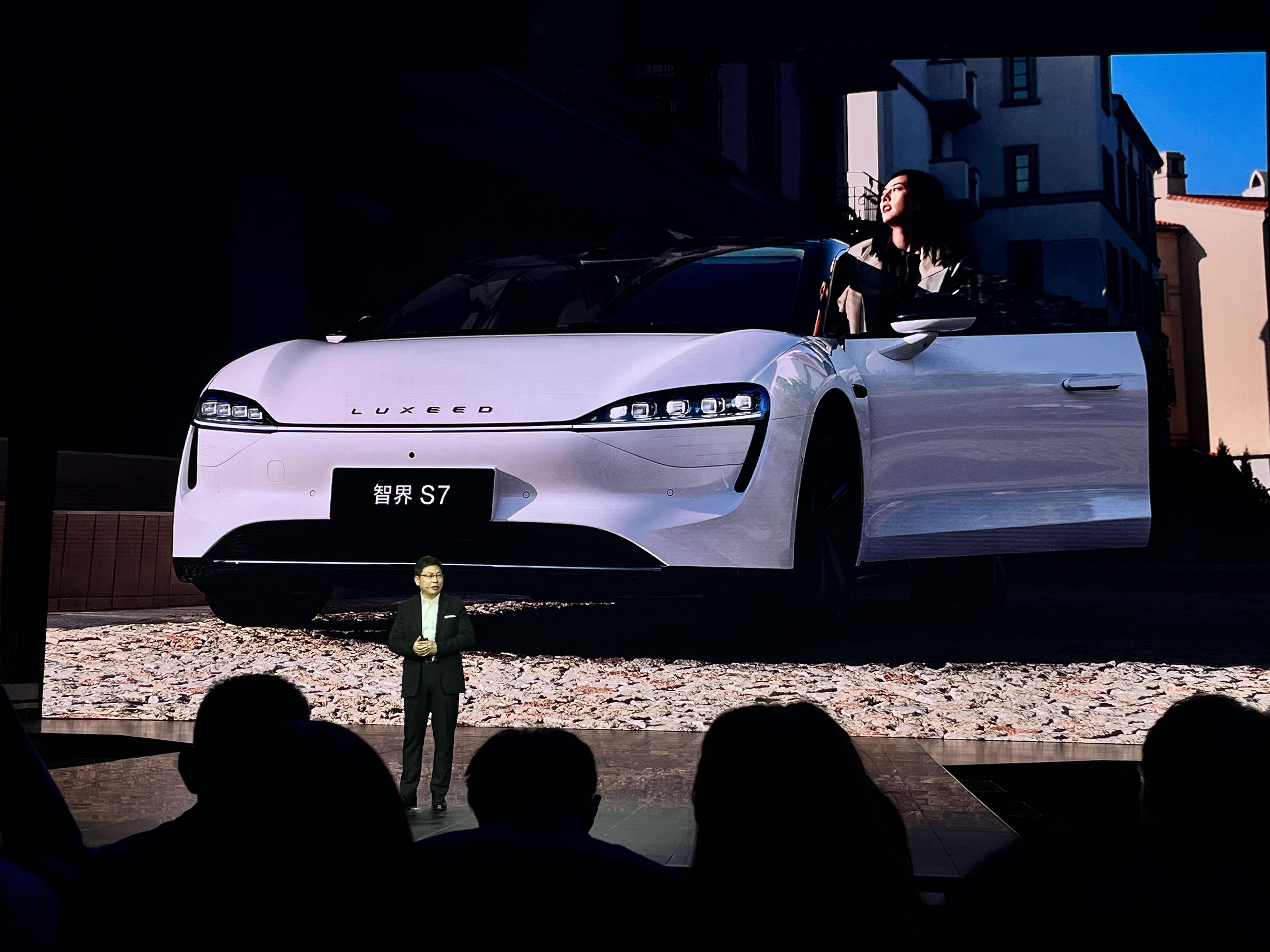 这次，智界更靠近华为了