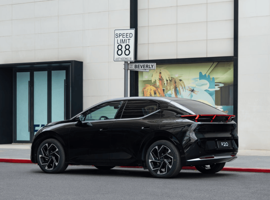 颜值性能都很能打，13.59万元起售的领克Z20真的面面俱到