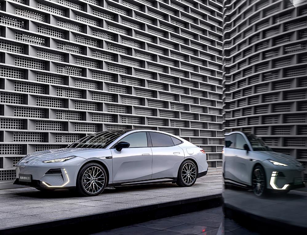 【国际快讯】捷豹路虎将在美国投资1.8亿美元研发自动驾驶技术；曝吉利与雷诺就巴西协议谈判；富士康董事长：无意收购日产，意在合作