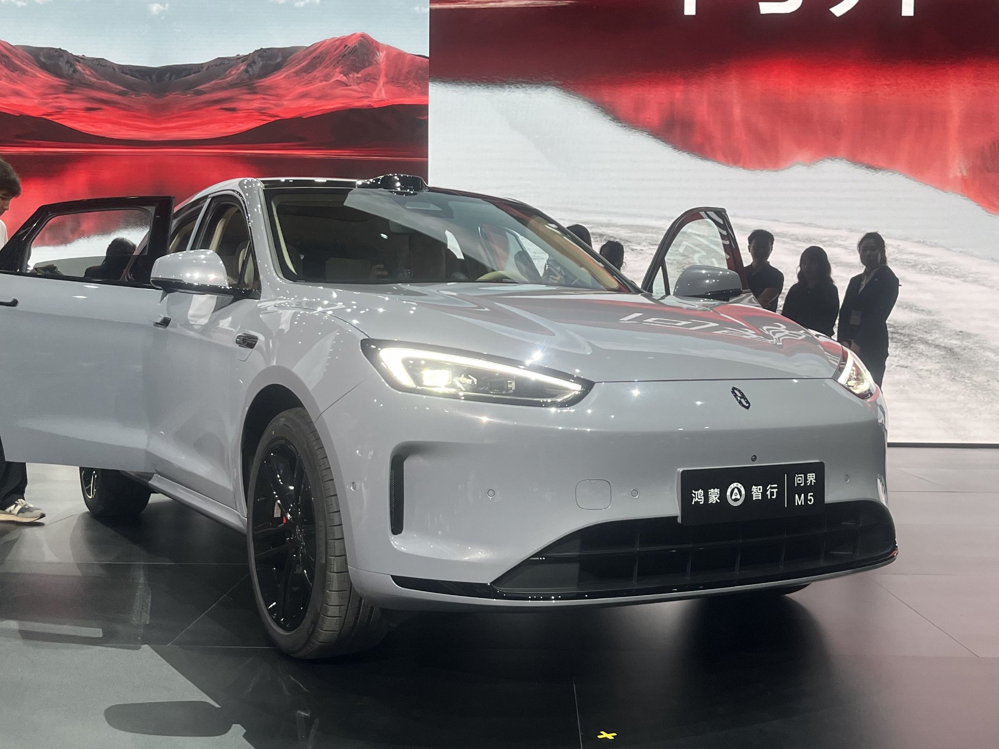 预售23.8万元起 问界M5 Ultra实车首发