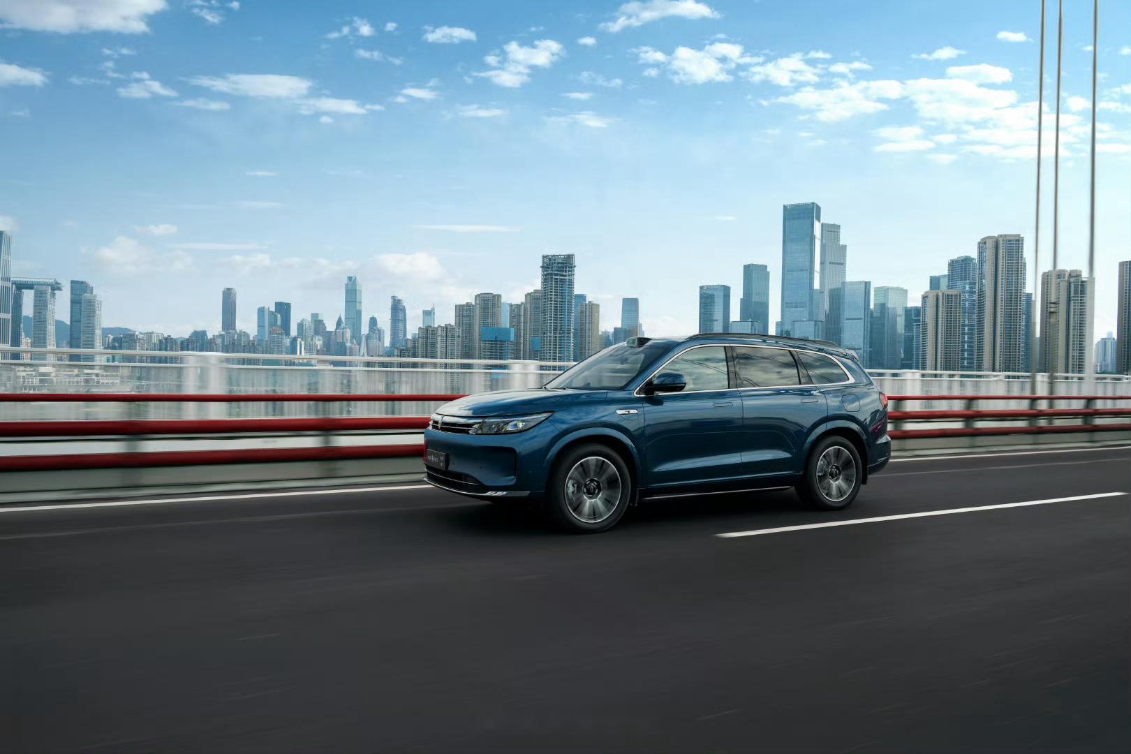 预售23.8万元起 问界M5 Ultra实车首发