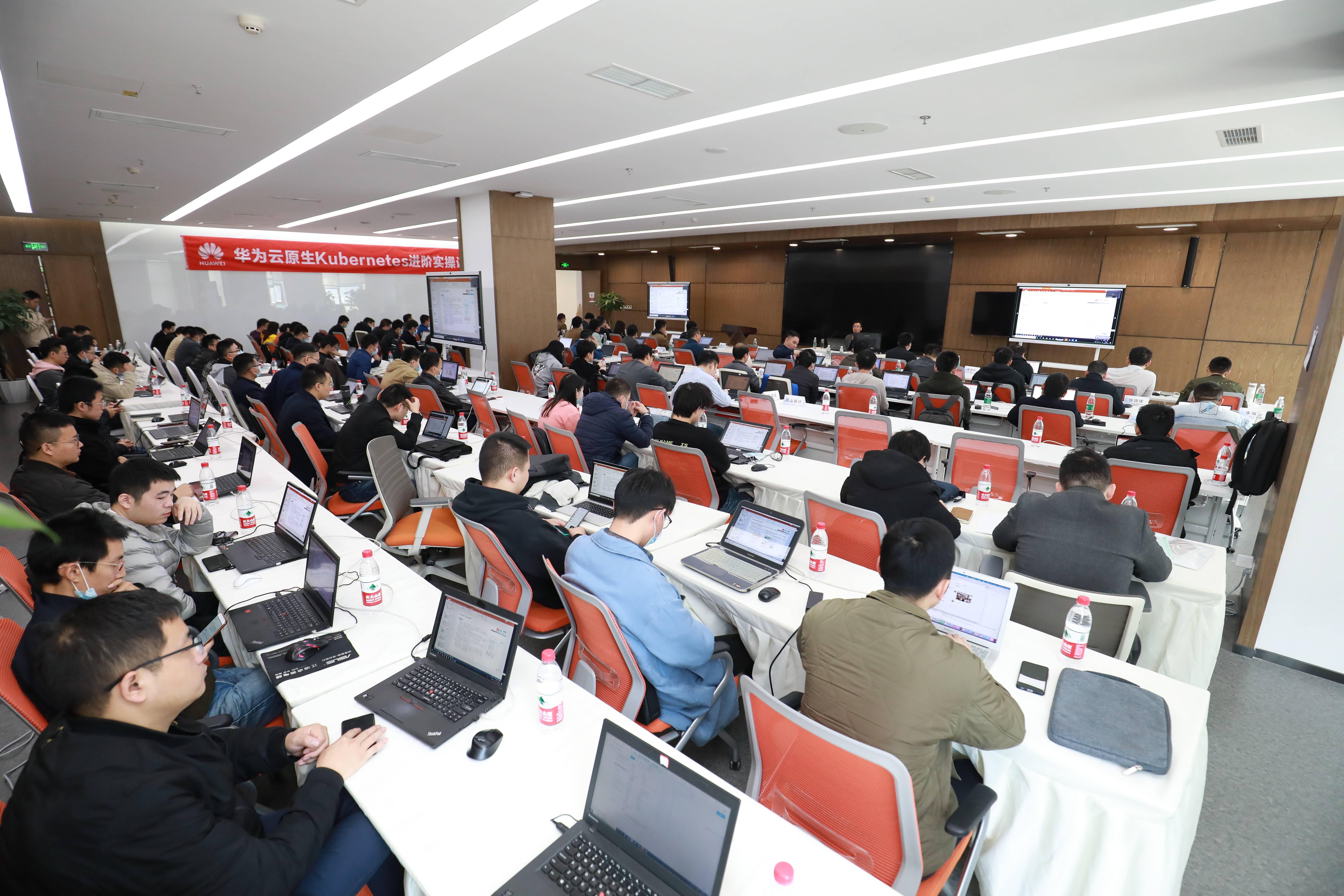 全面布局，加速创新，南芯科技领航车载充电市场