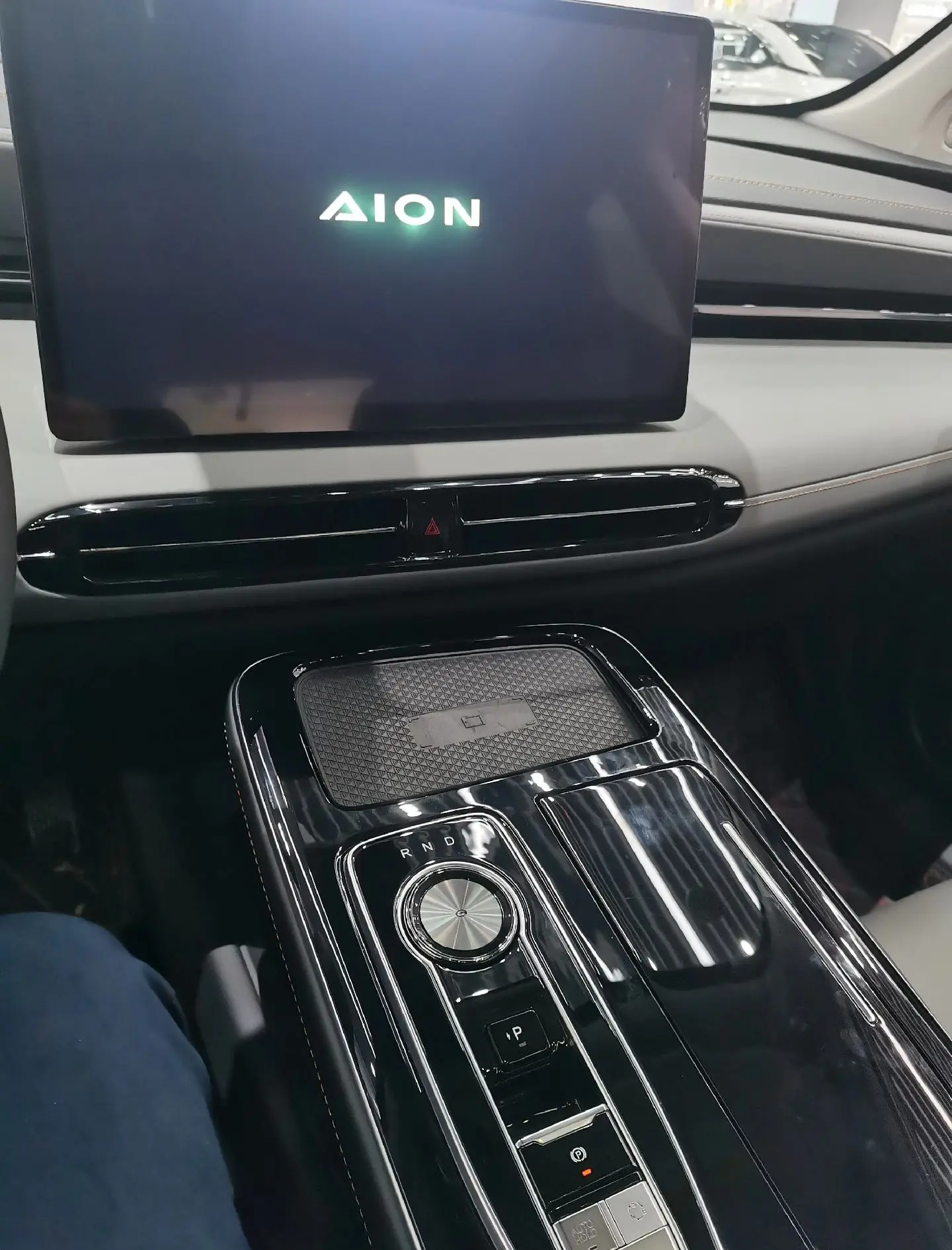 6.98万起 广汽埃安UT上市